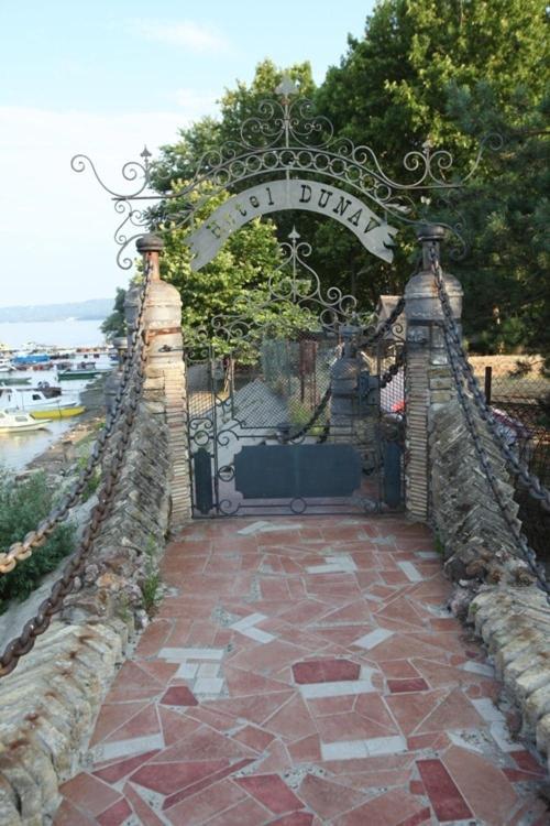 Hotel Dunav Sremski Karlovci Exterior photo
